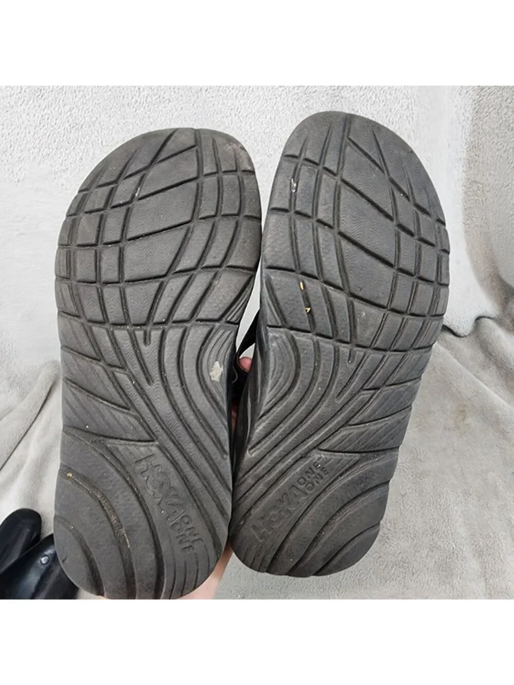Hoka One One Shoes Mens 12 Black Synthetic Recovery Comfort Flip Flop *Read*